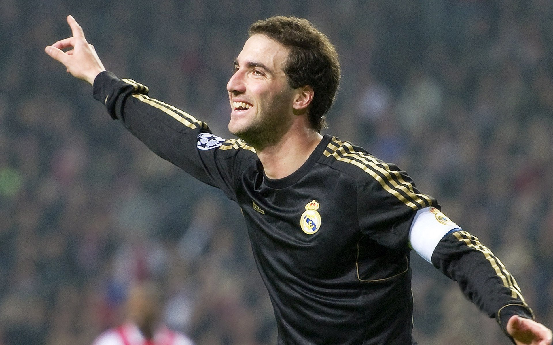 开云体育APP-你支持哪支球队？本赛季西甲赛前热搜，西甲引援